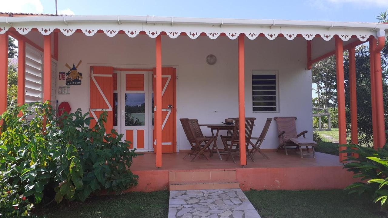 Au Village De Menard Saint-Louis Luaran gambar