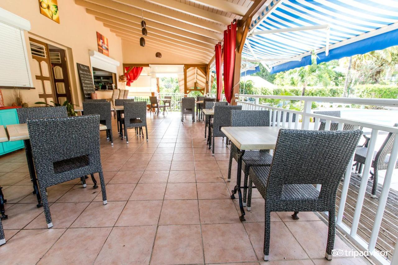 Au Village De Menard Saint-Louis Luaran gambar